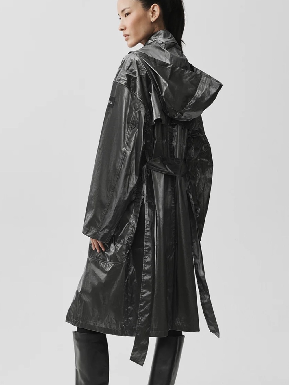 Alo Metallic Break Line Trench Size XS